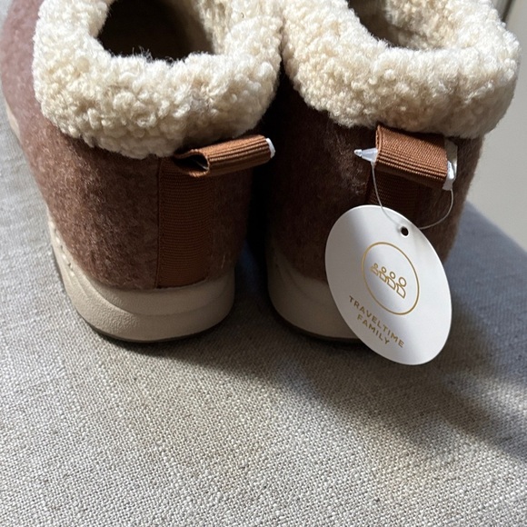 NWT Easy Spirit
Women's Treepose Cozy Slipper Booties sz 6 - Picture 3 of 8